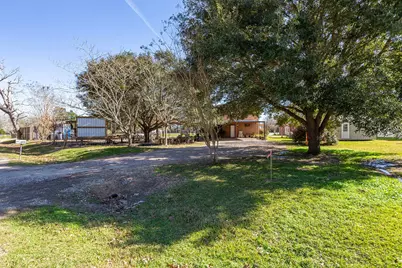 688 County Road 2097, Liberty, TX 77575 - Photo 41