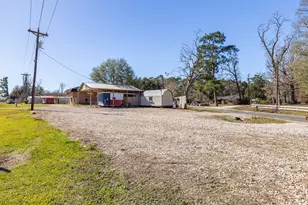 688 Co Rd 2097, Liberty, TX 77575 - Photo 31