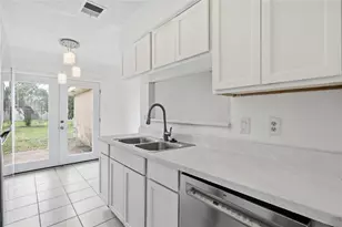 12203 Cape Hyannis Dr, Houston, TX 77048 - Photo 9