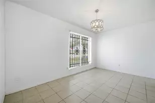 12203 Cape Hyannis Dr, Houston, TX 77048 - Photo 5