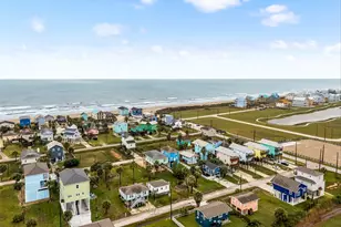 11207 Schwartz Dr, Galveston, TX 77554 - Photo 35