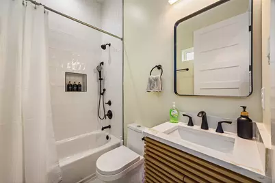 11207 Schwartz Drive, Galveston, TX 77554 - Photo 27