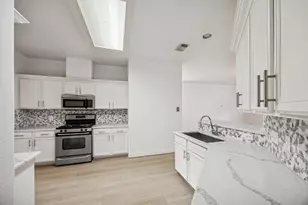 18318 Alemarble Oak St, Cypress, TX 77429 - Photo 9