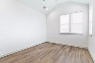 7924 Booker St, Houston, TX 77028 - Photo 9