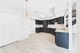 3243 S Greenpark Dr, Houston, TX 77082 - Photo 11