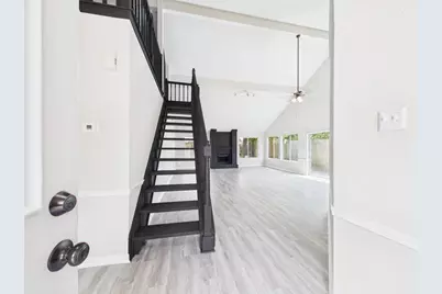 3243 S Greenpark Drive, Houston, TX 77082 - Photo 7