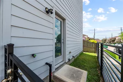 9611 Marlive Lane #D, Houston, TX 77025 - Photo 29