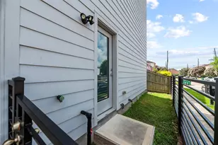 9611 Marlive Ln, Houston, TX 77025 - Photo 29