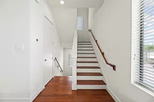 9611 Marlive Ln, Houston, TX 77025 - Photo 9