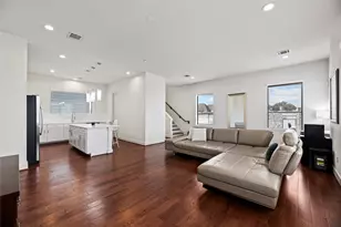 9611 Marlive Ln, Houston, TX 77025 - Photo 13