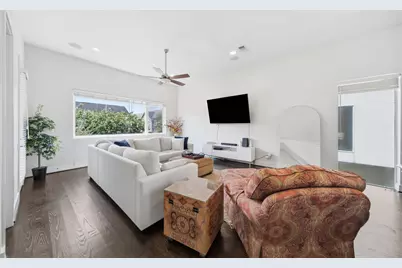 1221 W 17th Street, Houston, TX 77008 - Photo 9