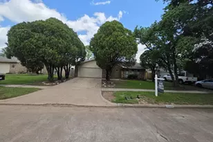 15630 Camino Del Sol Dr, Houston, TX 77083 - Photo 1