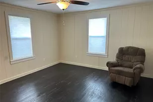 708 Lavaca St, Yoakum, TX 77995 - Photo 7