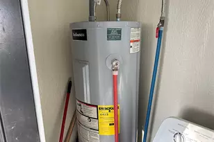 708 Lavaca St, Yoakum, TX 77995 - Photo 19