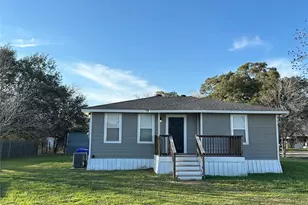 708 Lavaca St, Yoakum, TX 77995 - Photo 1