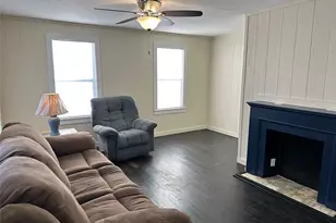 708 Lavaca St, Yoakum, TX 77995 - Photo 3