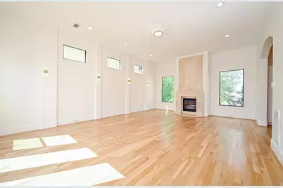 1825 W 24th Street, Houston, TX 77008 - Photo 9