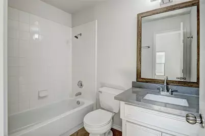 7042 Plum Creek Terrace Lane, Houston, TX 77087 - Photo 17