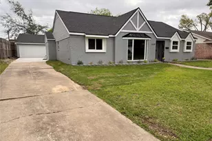 3303 Freshmeadows Dr, Houston, TX 77063 - Photo 3