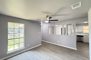 7207 Pinehook Ln, Houston, TX 77016 - Photo 3