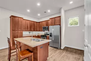 1246 Sampson St, Houston, TX 77003 - Photo 9