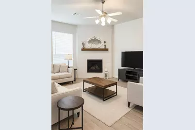 12106 Champions Forest Drive, Mont Belvieu, TX 77535 - Photo 7
