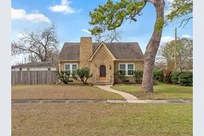 2500 Avenue E, Bay City, TX 77414 - Photo 1