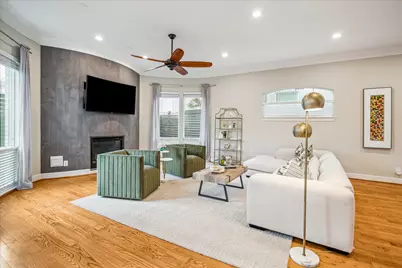 1502 Whispering Pines Drive, Houston, TX 77055 - Photo 11