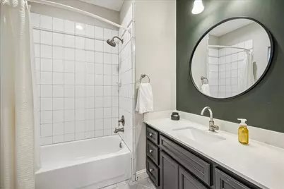 1502 Whispering Pines Drive, Houston, TX 77055 - Photo 37