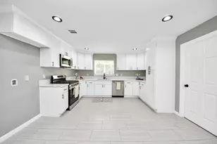 5743 Newquay St, Houston, TX 77085 - Photo 11