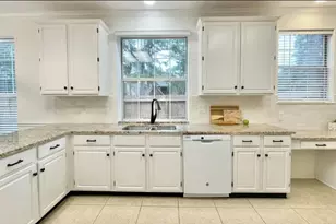 8 Greentwig Pl, The Woodlands, TX 77381 - Photo 11