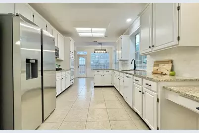 8 Greentwig Place, The Woodlands, TX 77381 - Photo 15