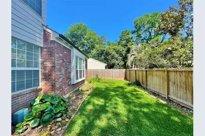 8 Greentwig Place, The Woodlands, TX 77381 - Photo 37