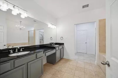 9026 Lakes At 610 Drive, Houston, TX 77054 - Photo 17