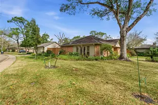 2003 Richvale Ln, Houston, TX 77062 - Photo 3