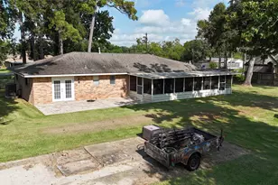 221 Maple St, Highlands, TX 77562 - Photo 37