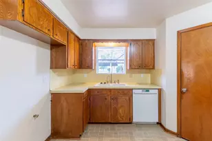 221 Maple St, Highlands, TX 77562 - Photo 23