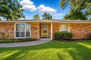 221 Maple St, Highlands, TX 77562 - Photo 1