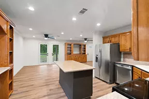 27 Deerfield Rd, Huntsville, TX 77340 - Photo 3