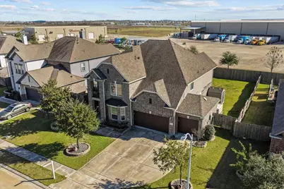 13814 Russell Court, Mont Belvieu, TX 77523 - Photo 3