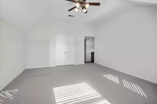 13814 Russell Ct, Mont Belvieu, TX 77523 - Photo 31