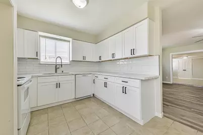 521 29th Avenue N, Texas City, TX 77590 - Photo 11