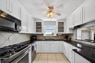 5106 Bayside Dr, Baytown, TX 77523 - Photo 5