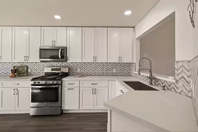 10918 Gulf Bridge Court, Houston, TX 77075 - Photo 9