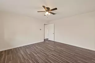 10918 Gulf Bridge Ct, Houston, TX 77075 - Photo 25