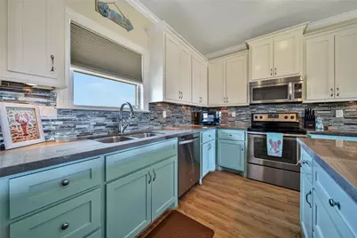 2019 Vista Drive, Crystal Beach, TX 77650 - Photo 7