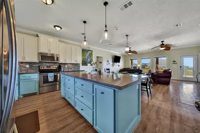 2019 Vista Drive, Crystal Beach, TX 77650 - Photo 3