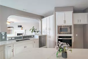 5515 Dawnington Pl, Sugar Land, TX 77479 - Photo 15