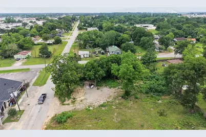 305 N Thomason Street, Willis, TX 77378 - Photo 3
