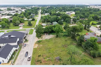 305 N Thomason Street, Willis, TX 77378 - Photo 5